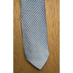 Graham & Lockwood Tie / Silver / 100% Silk /Length‎ 59in & Width 4in